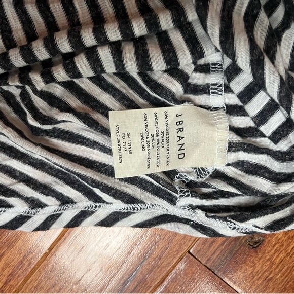J brand Striped dark gray and White Tank Top women’s size medium - Picture 4 of 8